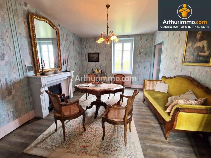 Maison - 252 m² - 10 pièces