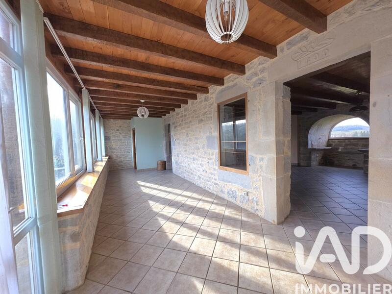 Maison - 177 m² - 6 pièces