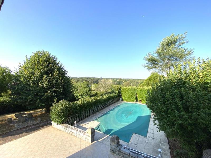 Maison - 310 m² - 10 pièces