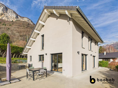 Maison - 122 m² - 4 pièces