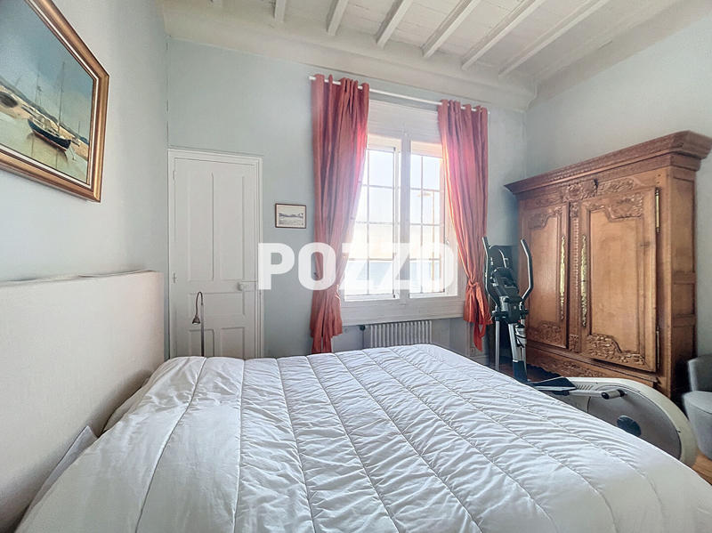 Maison - 239 m² - 9 pièces