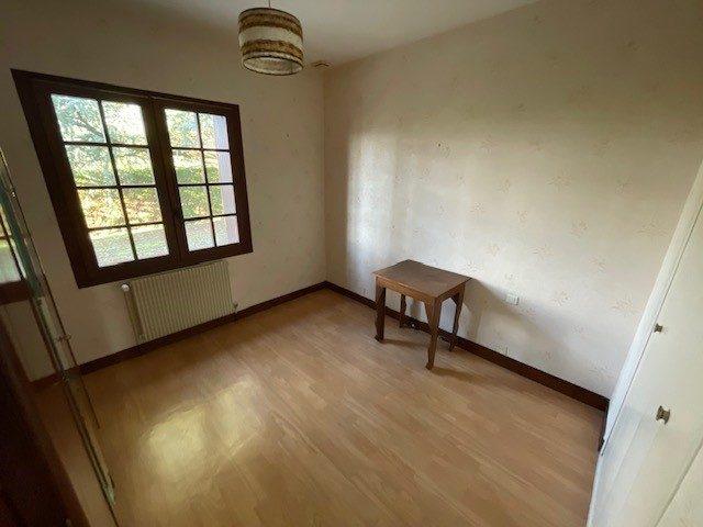 Maison traditionnelle - 185 m² - 8 pièces