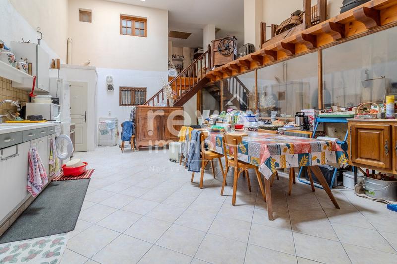 Maison - 478 m² - 12 pièces