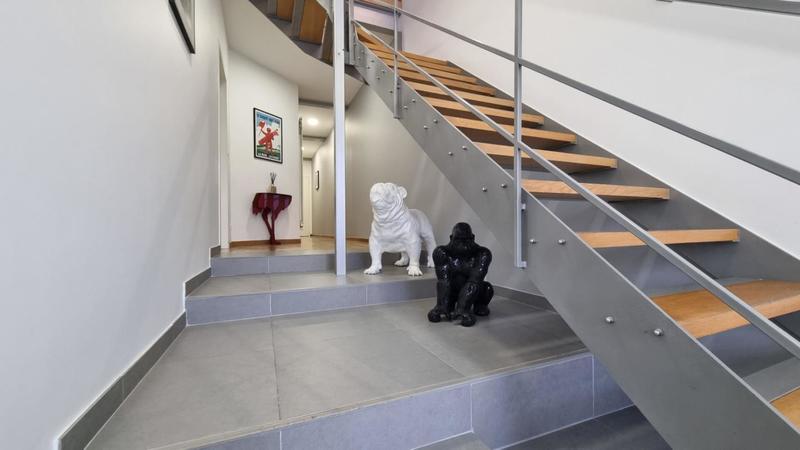 Maison - 140 m² - 5 pièces