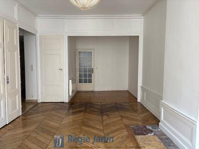 Appartement - 80 m² - 2 pièces