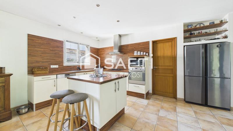 Maison - 158 m² - 6 pièces