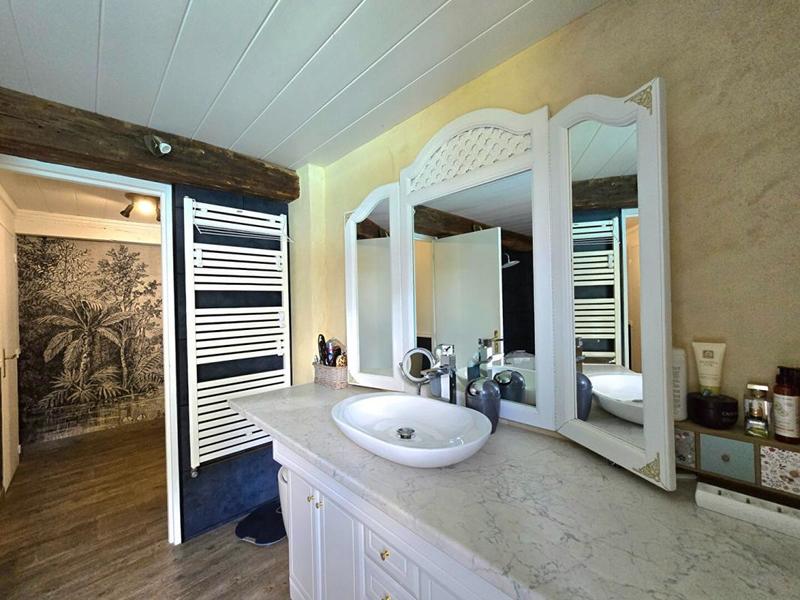 Maison - 312 m² - 7 pièces