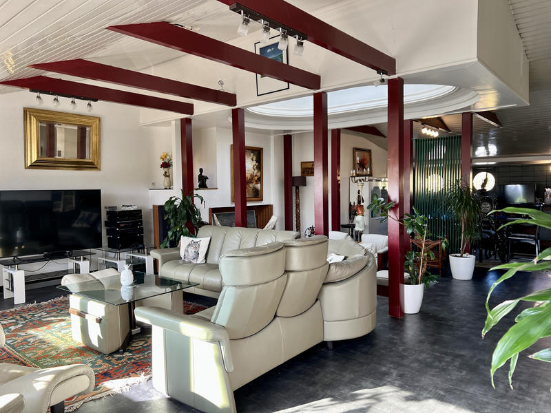 Duplex - 241 m² - 7 pièces