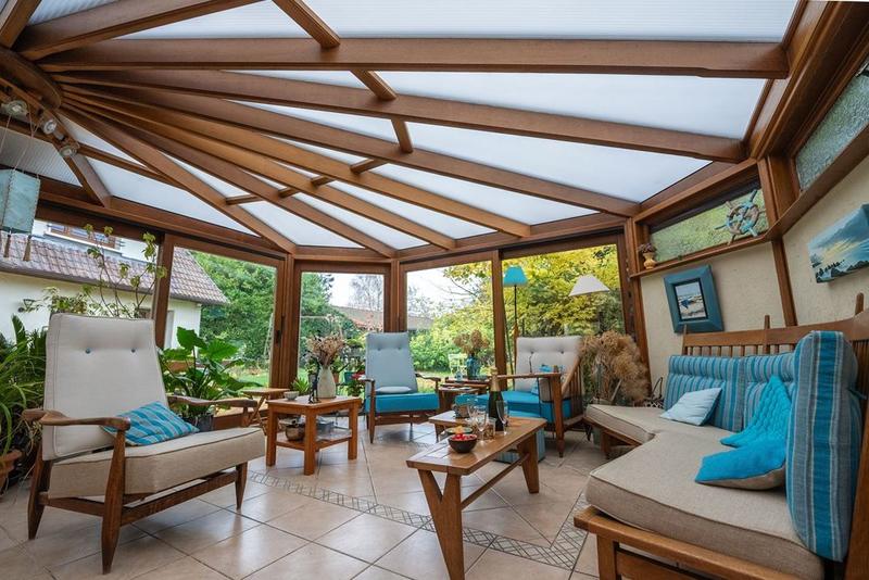 Maison - 243 m² - 9 pièces