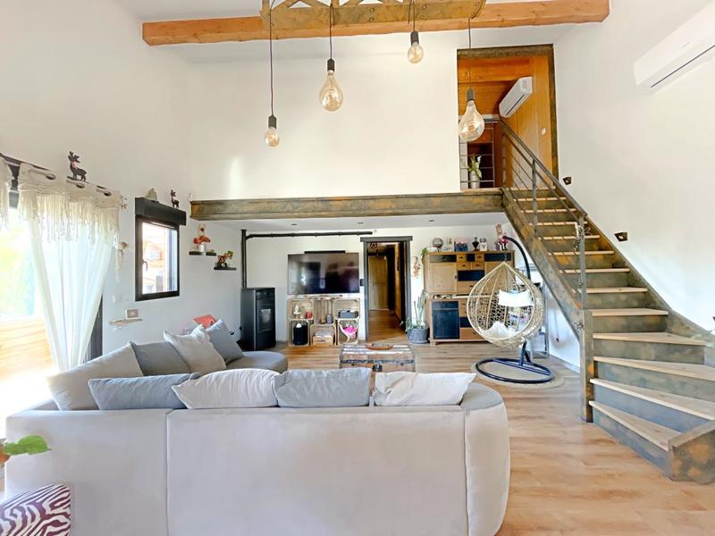 Maison - 107 m² - 6 pièces