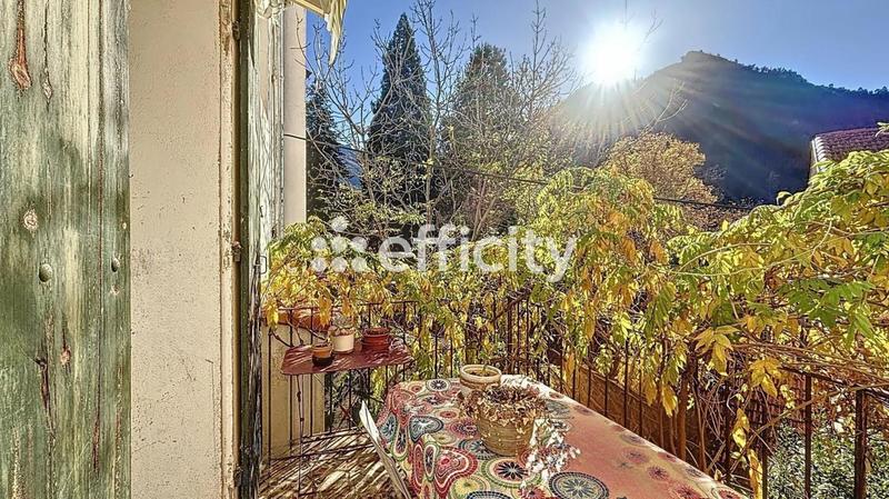 Immeuble - 196 m² - 10 pièces