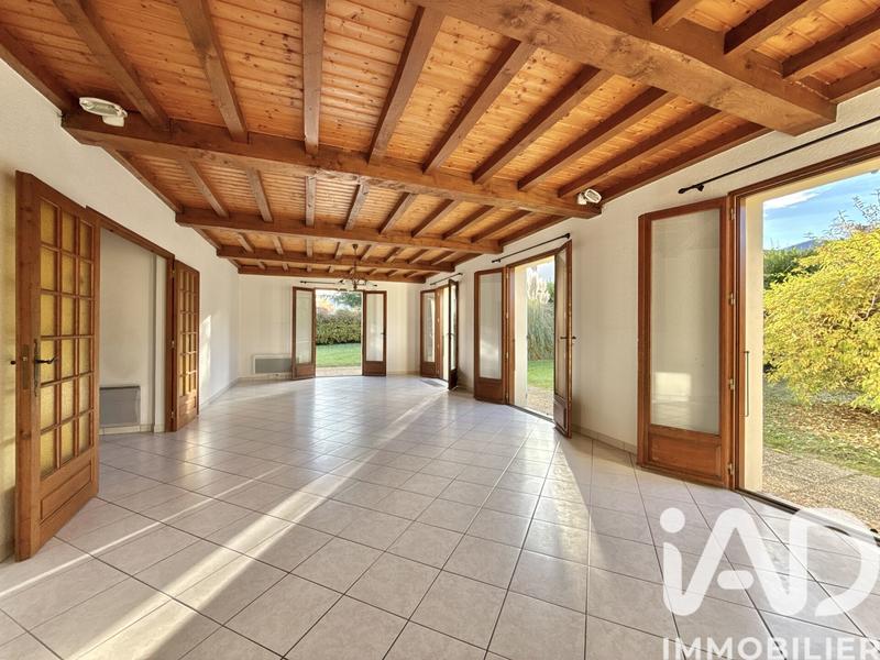 Maison - 210 m² - 7 pièces