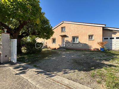 Maison traditionnelle - 200 m² - 7 pièces