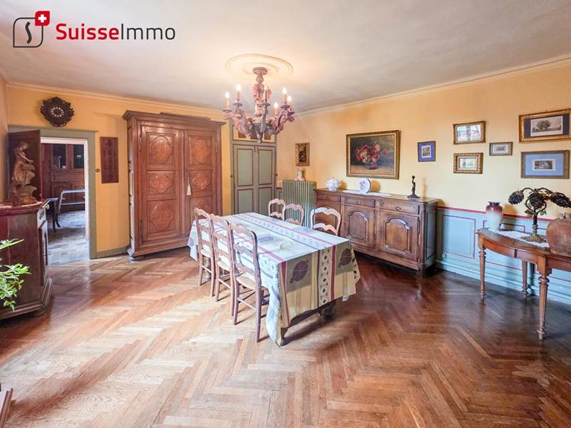 Propriété - 330 m² - 10 pièces
