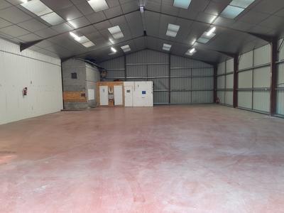 Entrepôt - 375 m²