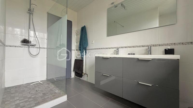 Pavillon - 130 m² - 7 pièces