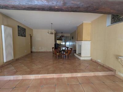 Maison - 311 m² - 8 pièces