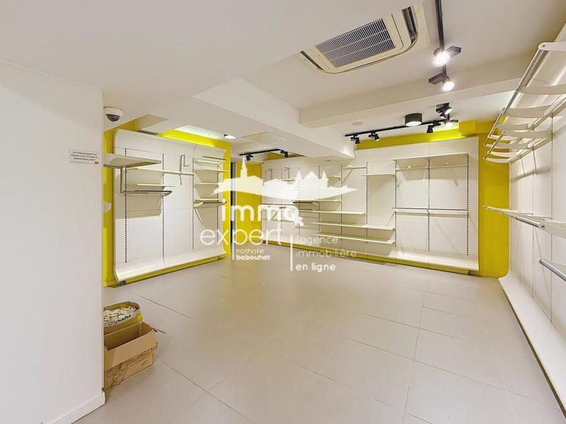 Local commercial - 216 m²