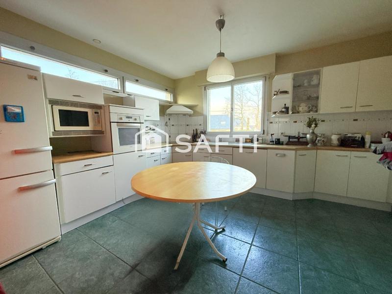 Maison - 364 m² - 12 pièces