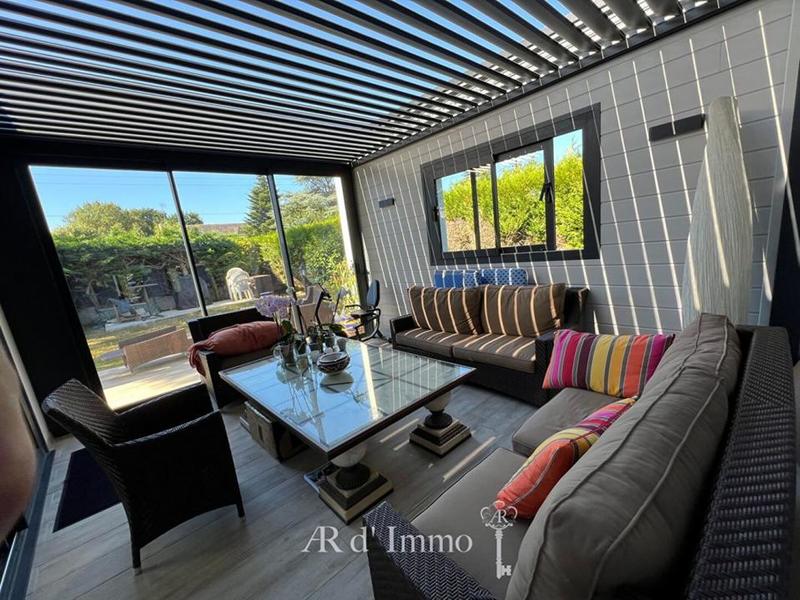 Propriété - 230 m² - 10 pièces