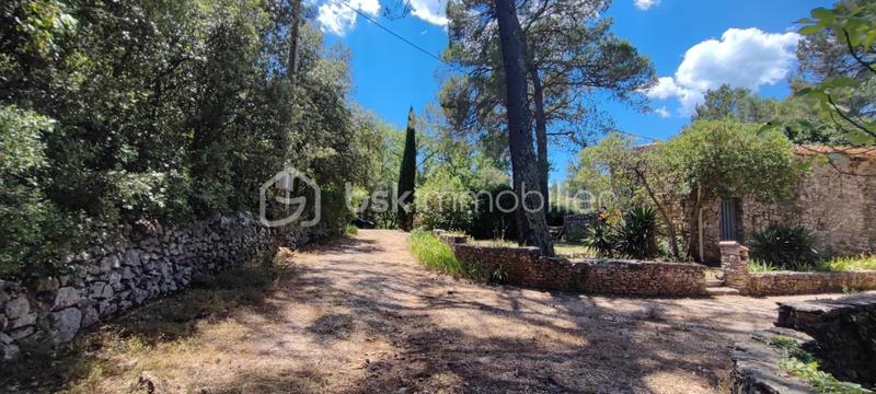 Propriété - 215 m² - 4 pièces