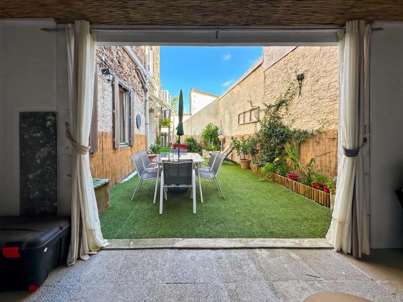 Maison - 268 m² - 9 pièces