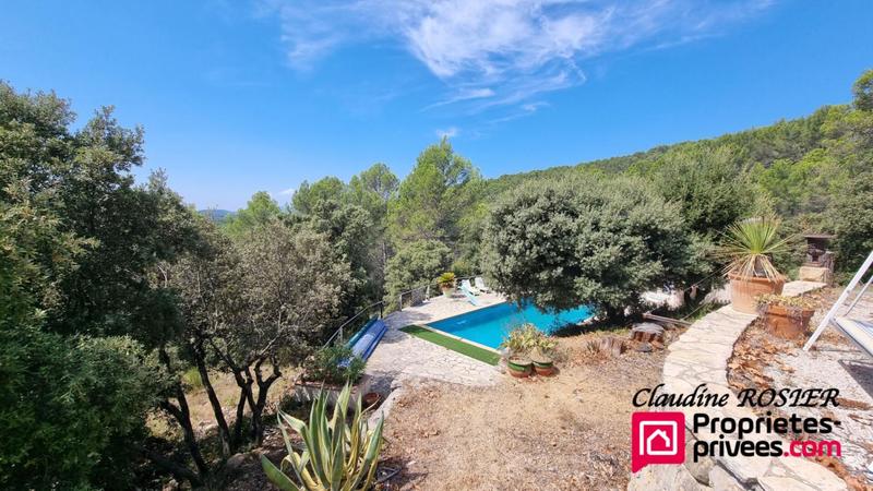 Propriété - 225 m² - 10 pièces