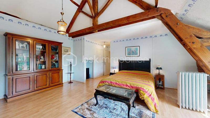 Maison - 241 m² - 8 pièces