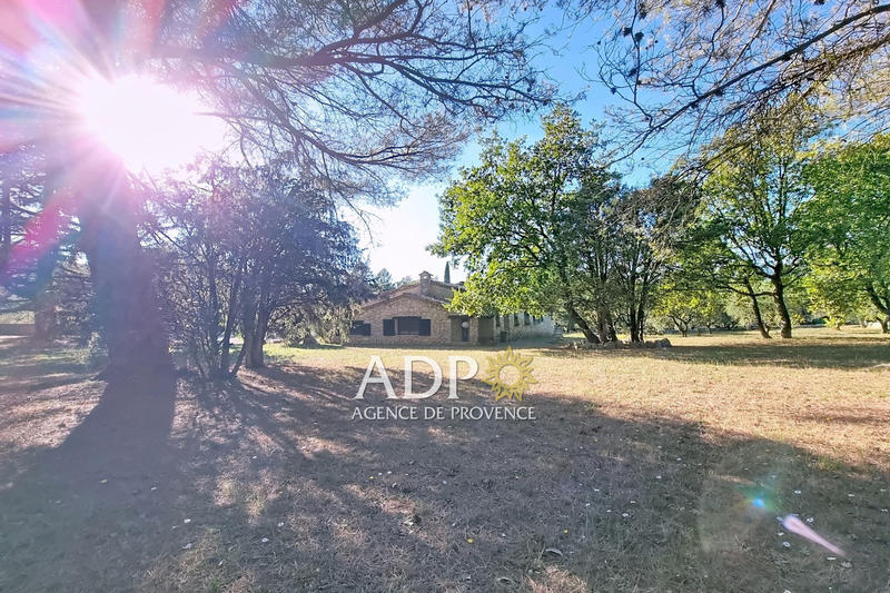 Propriété - 180 m² - 6 pièces