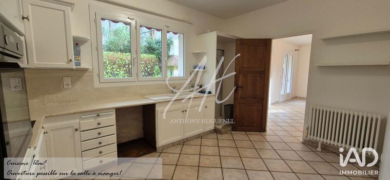 Maison - 256 m² - 6 pièces