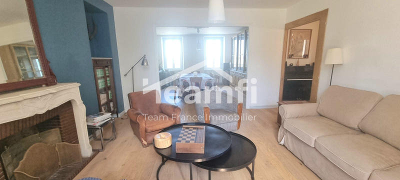 Maison - 245 m² - 7 pièces