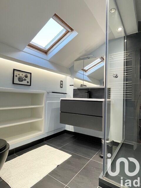 Maison - 212 m² - 8 pièces