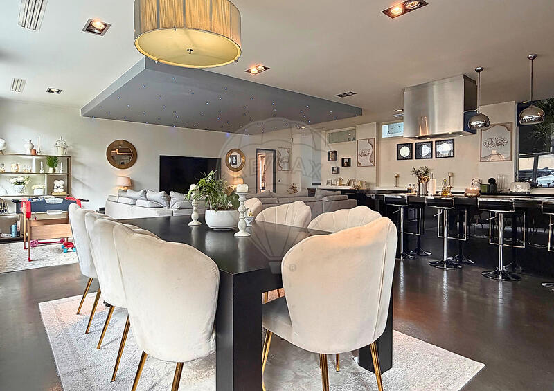 Atelier d'activités - 148 m² - 4 pièces