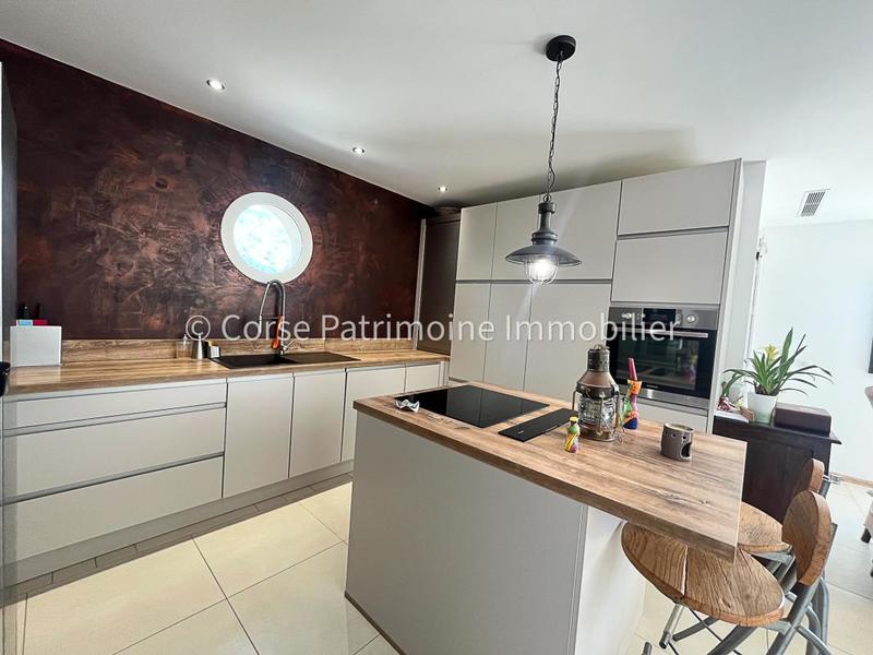 Maison - 127 m² - 6 pièces