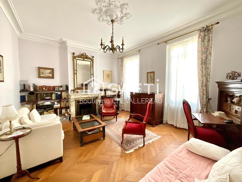 Maison - 190 m² - 8 pièces