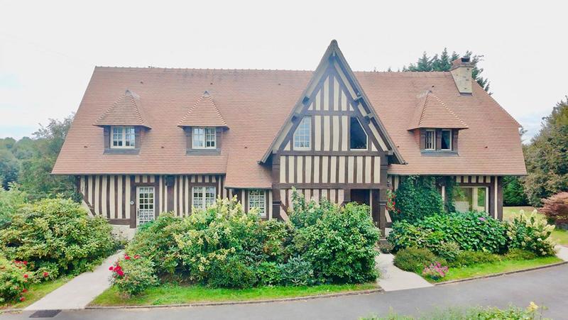 Maison - 268 m² - 8 pièces