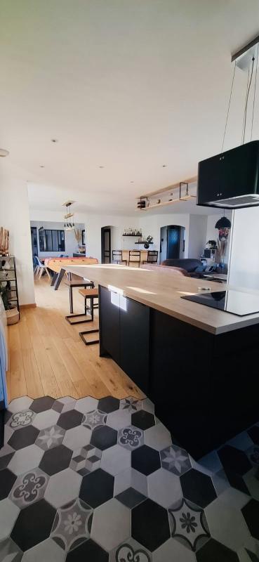 Maison - 200 m² - 8 pièces