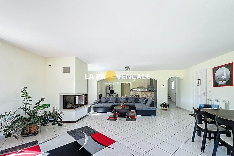 Maison - 175 m² - 6 pièces