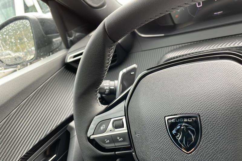 Peugeot 2008 New 130 Eat8 Allure Grip