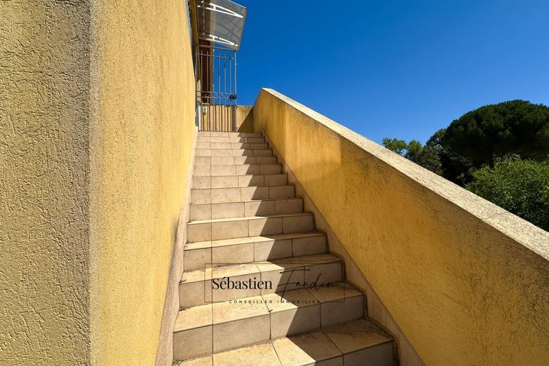 Maison - 236 m² - 9 pièces