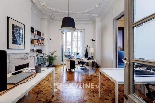 Appartement - 247 m² - 5 pièces