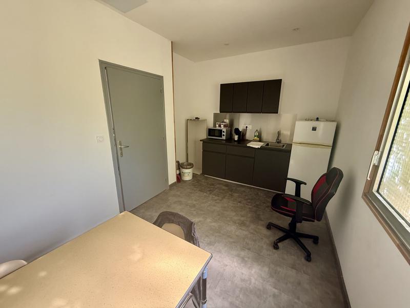 Local d'activités - 138 m²