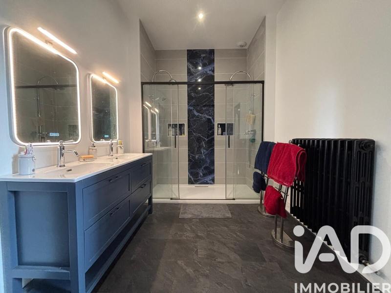 Maison - 309 m² - 11 pièces