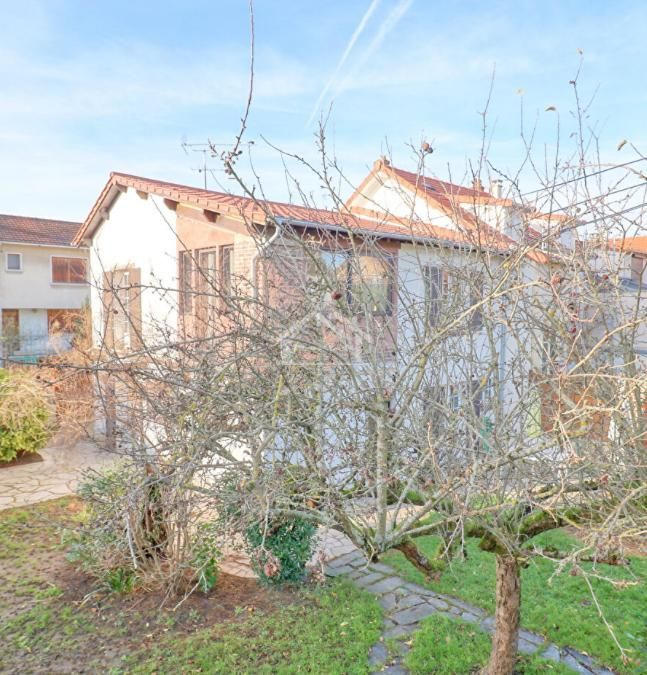 Maison - 111 m² - 5 pièces