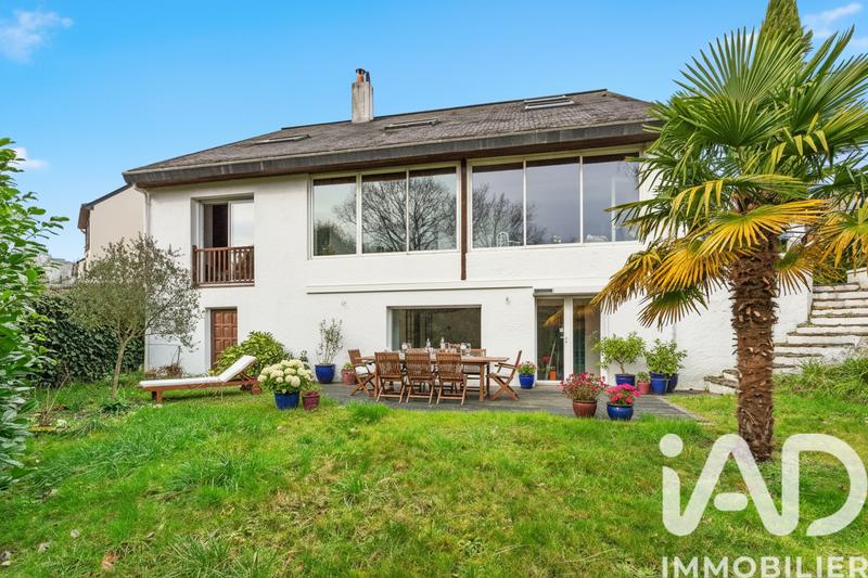 Maison - 208 m² - 6 pièces