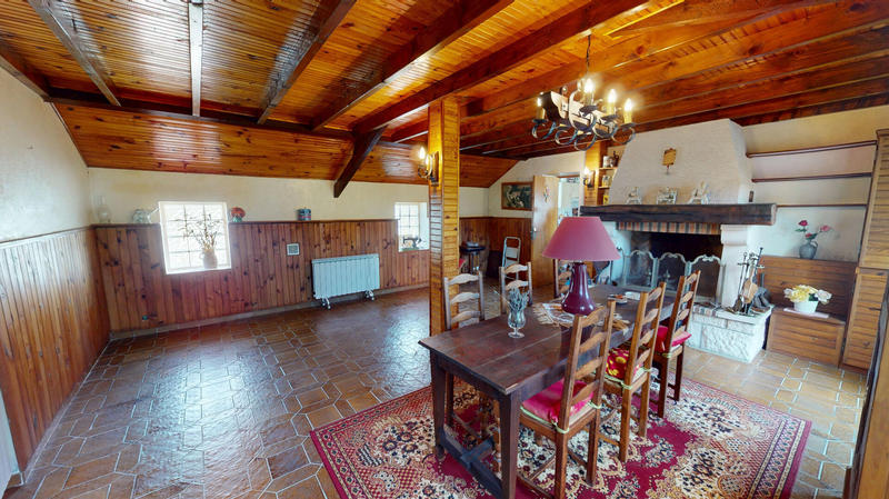 Maison - 169 m² - 10 pièces