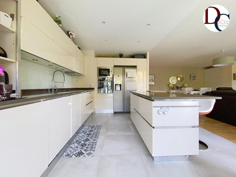 Appartement - 122 m² - 4 pièces