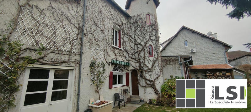 Maison - 208 m² - 10 pièces