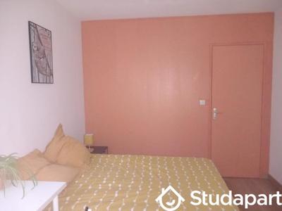 Chambre - 12 m² - 1 pièce