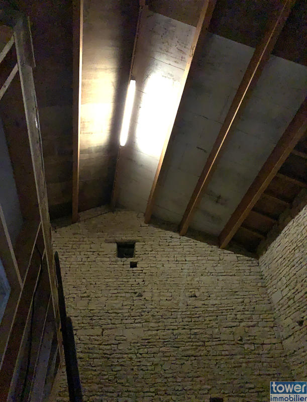 Maison - 200 m² - 1 pièce